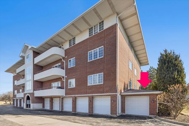 714 W 63rd Street 303, Westmont, IL 60559