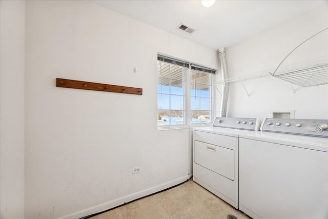 714 W 63rd Street 303, Westmont, IL 60559