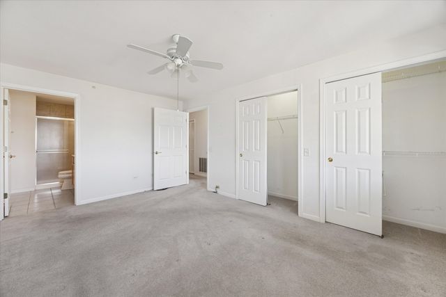 714 W 63rd Street 303, Westmont, IL 60559