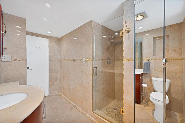 1980 S Ocean Drive 15L, Hallandale Beach, FL 33009