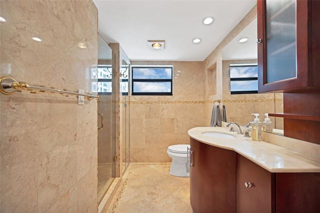 1980 S Ocean Drive 15L, Hallandale Beach, FL 33009