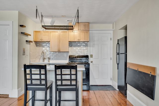 16 Hancock St 5F, Boston, MA 02114