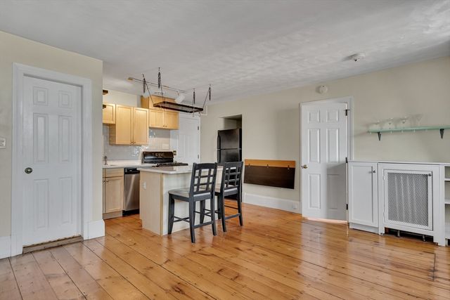 16 Hancock St 5F, Boston, MA 02114