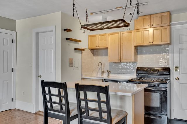 16 Hancock St 5F, Boston, MA 02114