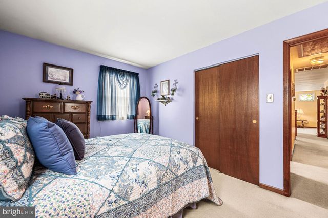 1548 COUNTY LINE RD, Gilbertsville, PA 19525