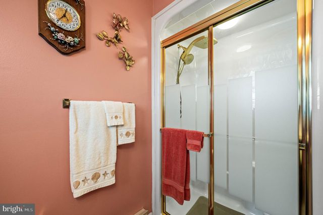 1548 COUNTY LINE RD, Gilbertsville, PA 19525