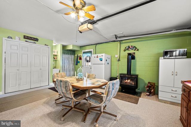 1548 COUNTY LINE RD, Gilbertsville, PA 19525