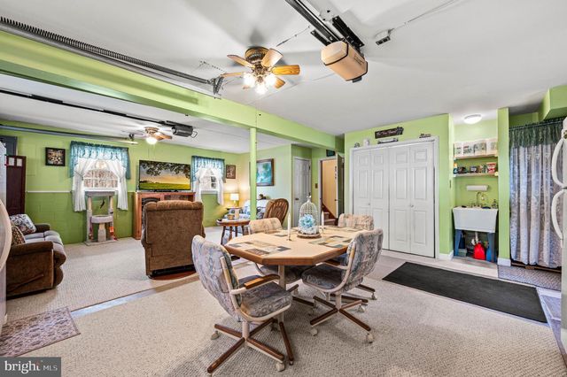 1548 COUNTY LINE RD, Gilbertsville, PA 19525