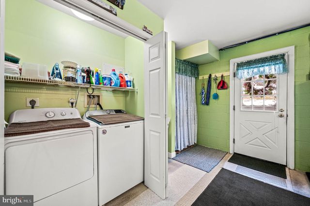 1548 COUNTY LINE RD, Gilbertsville, PA 19525