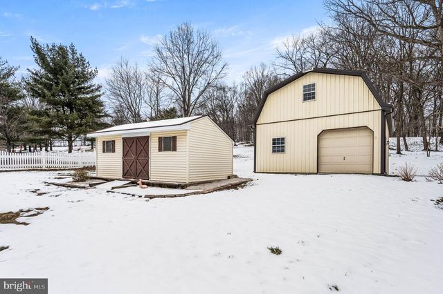 1548 COUNTY LINE RD, Gilbertsville, PA 19525