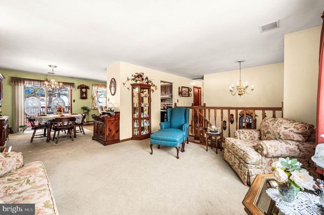 1548 COUNTY LINE RD, Gilbertsville, PA 19525