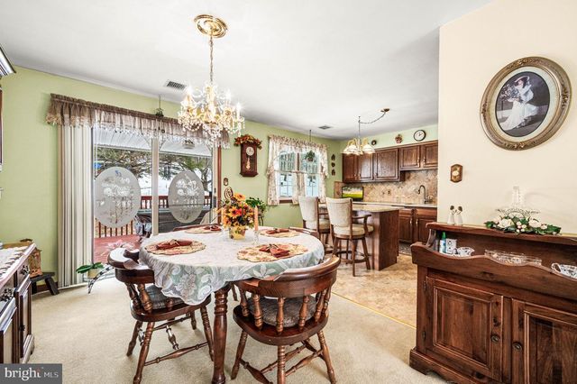 1548 COUNTY LINE RD, Gilbertsville, PA 19525