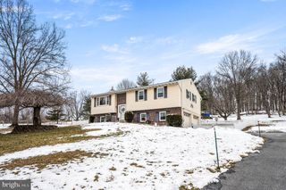 1548 COUNTY LINE RD, Gilbertsville, PA 19525