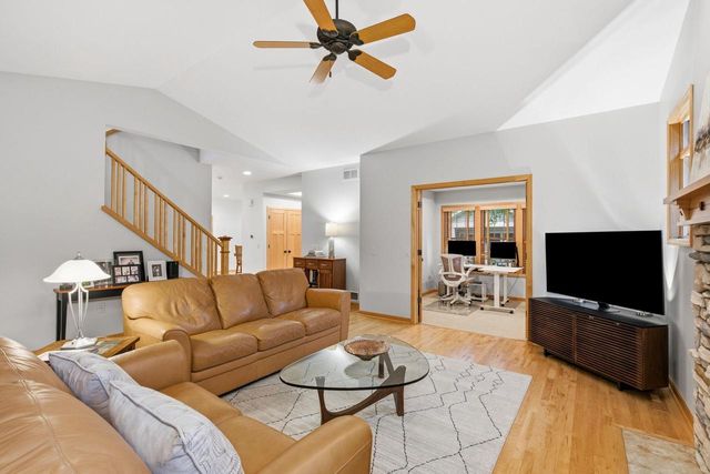 17 Glen Arbor Way, Fitchburg, WI 53711