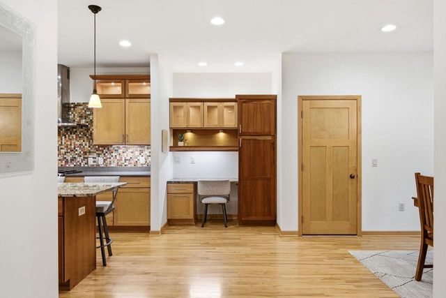 17 Glen Arbor Way, Fitchburg, WI 53711