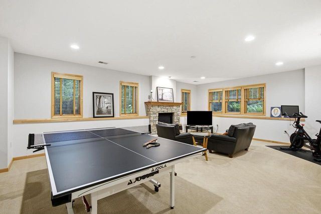 17 Glen Arbor Way, Fitchburg, WI 53711
