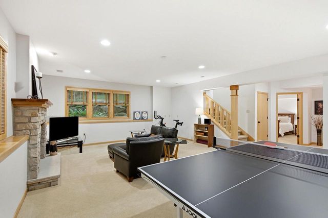 17 Glen Arbor Way, Fitchburg, WI 53711