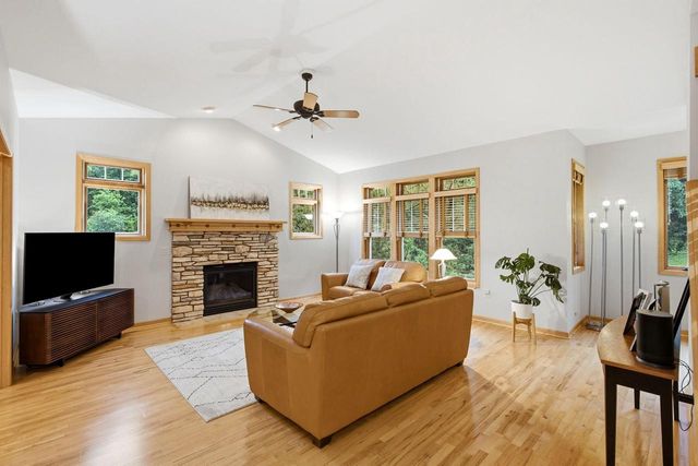 17 Glen Arbor Way, Fitchburg, WI 53711