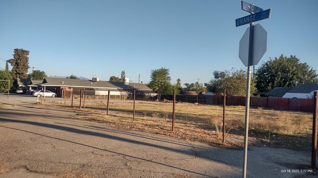 249 W W Orange Avenue, Porterville, CA 93257