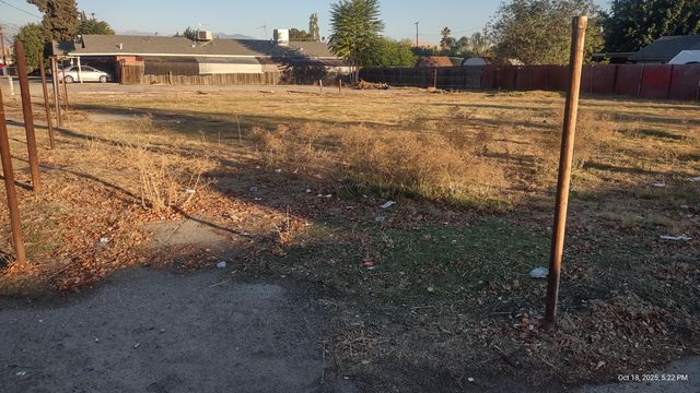 249 W W Orange Avenue, Porterville, CA 93257