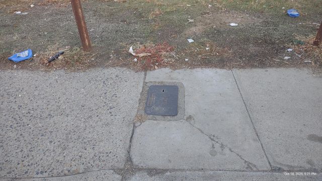 249 W W Orange Avenue, Porterville, CA 93257