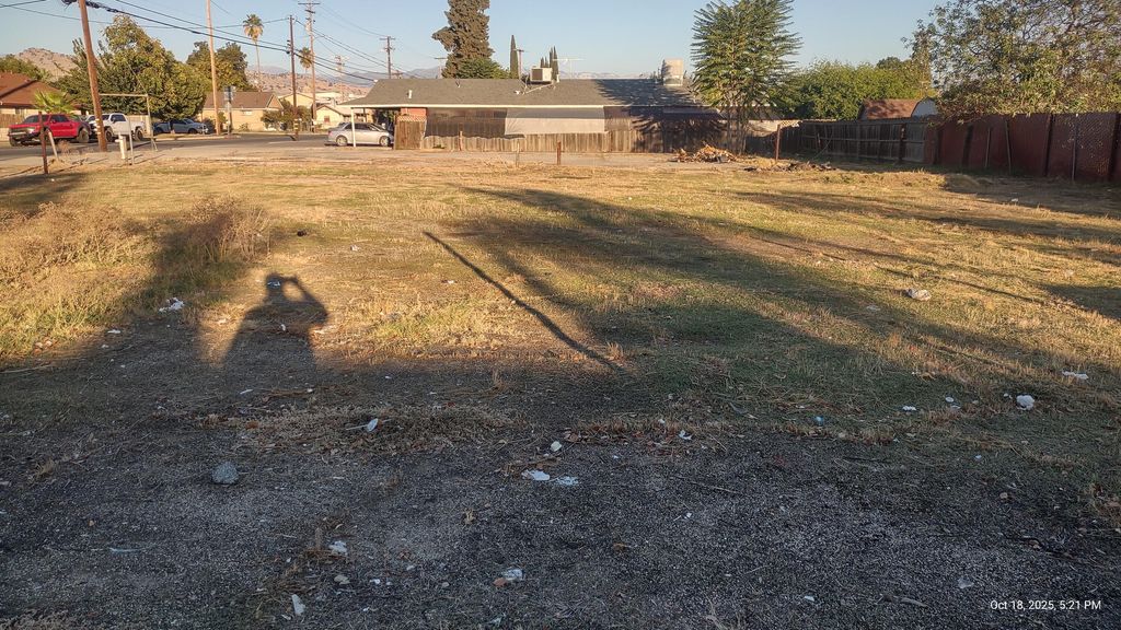 249 W W Orange Avenue, Porterville, CA 93257