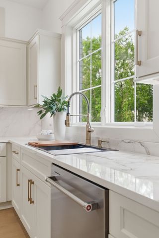 3918B Cross Creek Rd, Nashville, TN 37215