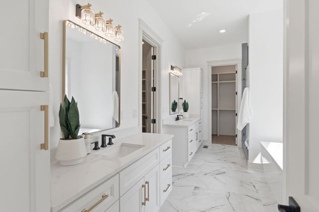 3918B Cross Creek Rd, Nashville, TN 37215