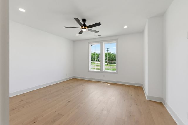 3918B Cross Creek Rd, Nashville, TN 37215