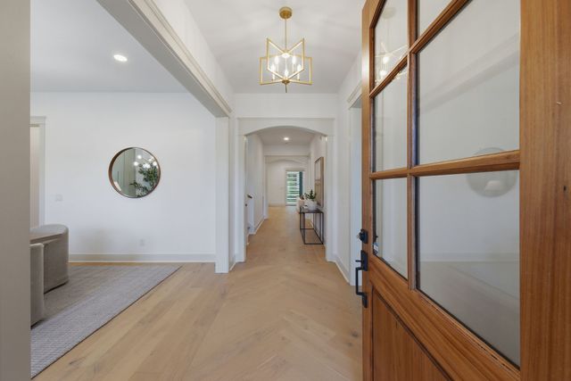 3918B Cross Creek Rd, Nashville, TN 37215