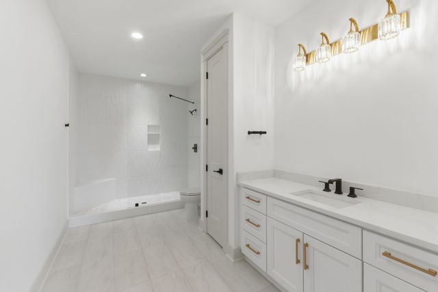 3918B Cross Creek Rd, Nashville, TN 37215