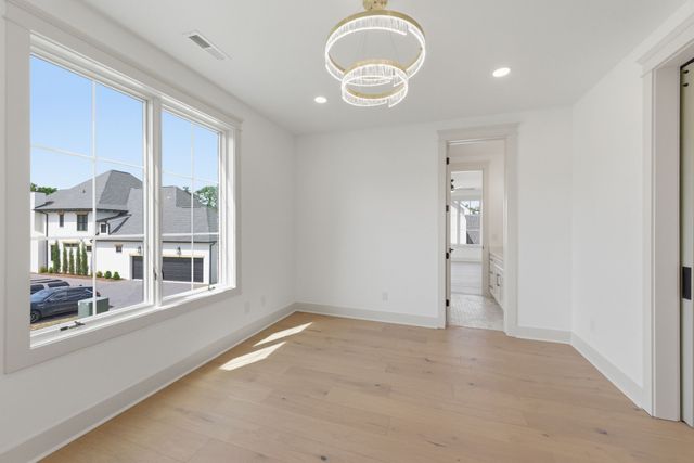 3918B Cross Creek Rd, Nashville, TN 37215