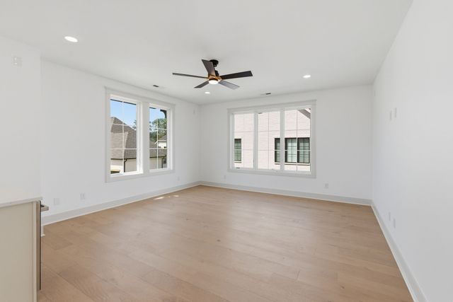 3918B Cross Creek Rd, Nashville, TN 37215