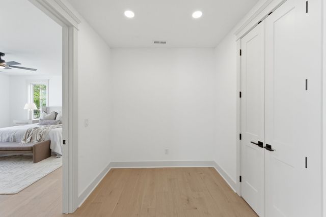 3918B Cross Creek Rd, Nashville, TN 37215