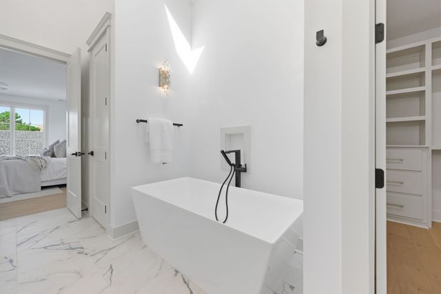 3918B Cross Creek Rd, Nashville, TN 37215