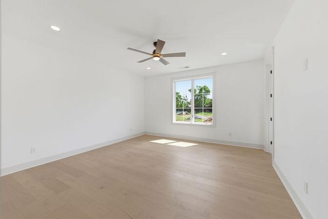 3918B Cross Creek Rd, Nashville, TN 37215