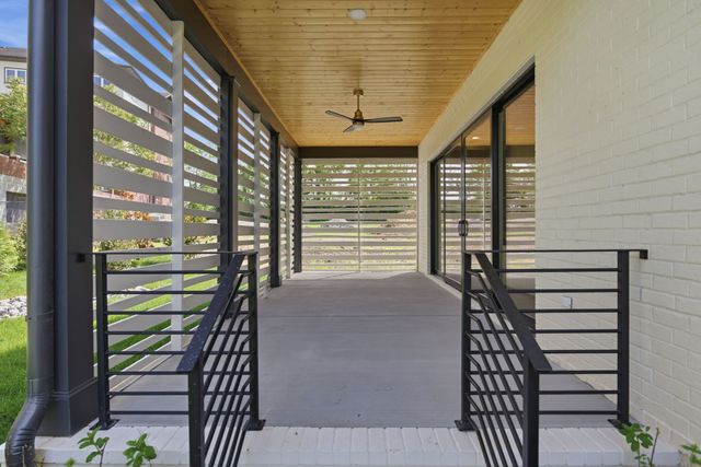 3918B Cross Creek Rd, Nashville, TN 37215