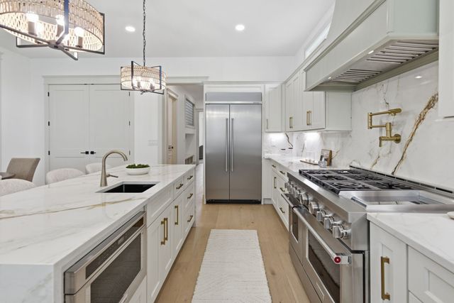 3918B Cross Creek Rd, Nashville, TN 37215