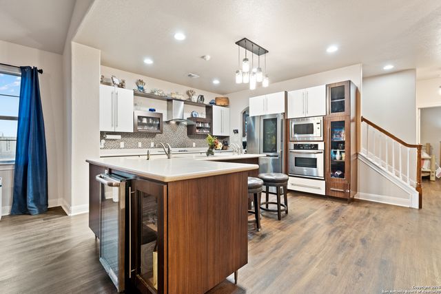 503 Private Road 5764, Lacoste, TX 78039