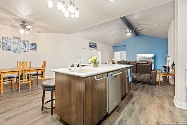 503 Private Road 5764, Lacoste, TX 78039