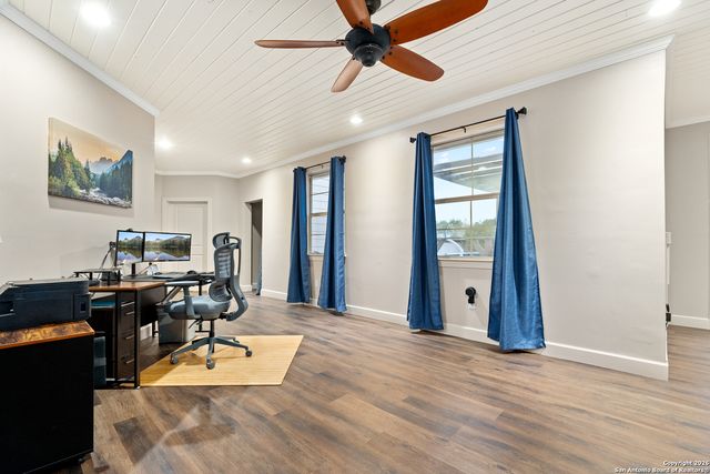 503 Private Road 5764, Lacoste, TX 78039