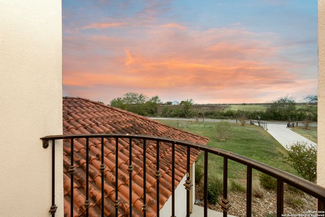 503 Private Road 5764, Lacoste, TX 78039