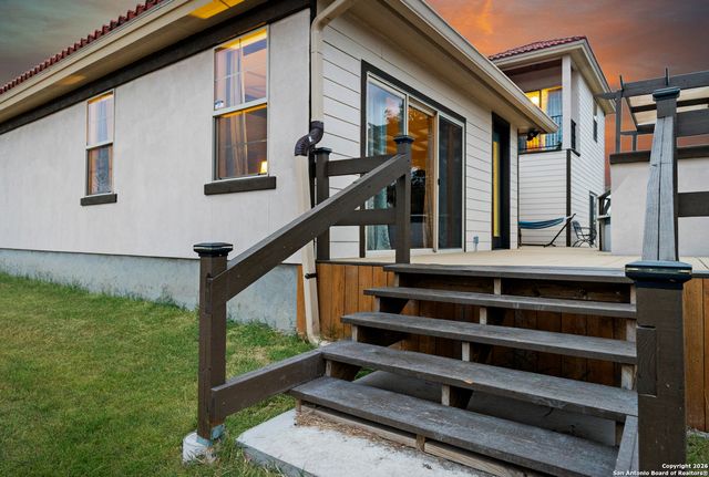 503 Private Road 5764, Lacoste, TX 78039