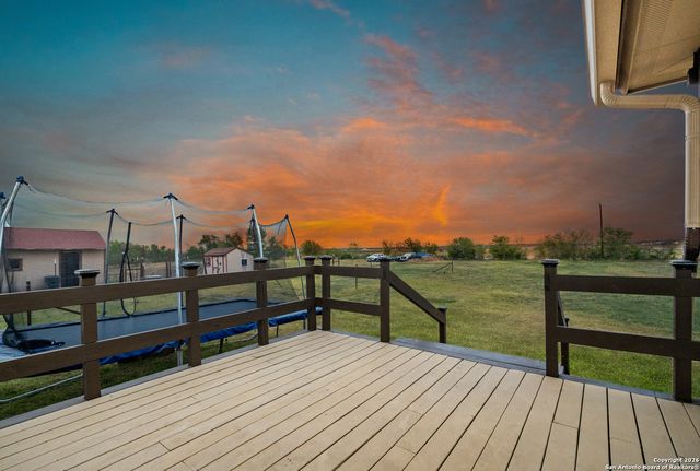 503 Private Road 5764, Lacoste, TX 78039