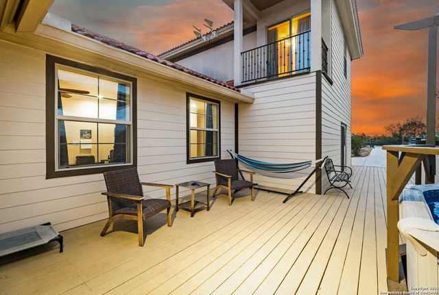 503 Private Road 5764, Lacoste, TX 78039