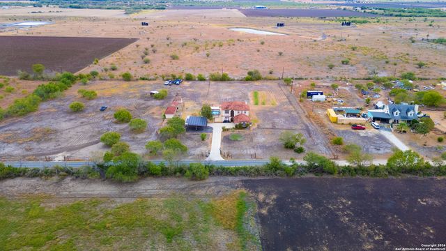 503 Private Road 5764, Lacoste, TX 78039