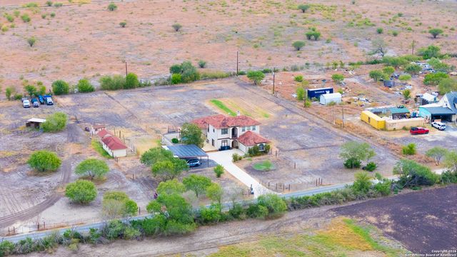 503 Private Road 5764, Lacoste, TX 78039