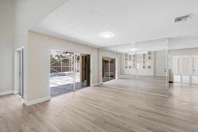 10425 Buena Ventura Drive, Boca Raton, FL 33498