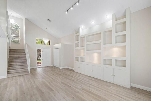 10425 Buena Ventura Drive, Boca Raton, FL 33498