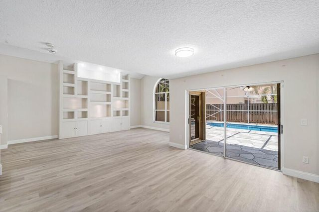10425 Buena Ventura Drive, Boca Raton, FL 33498